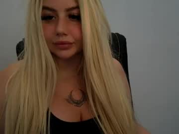 blondedolltia