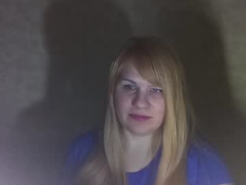 milla_moon_