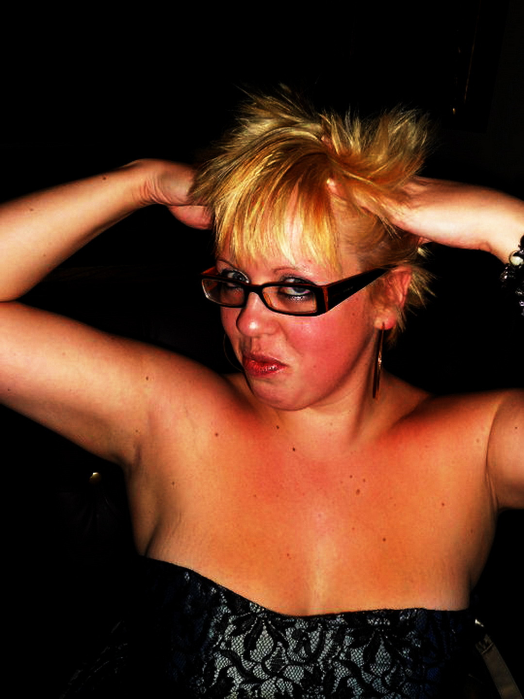 British UK girls showing sexy shaven armpits — 54