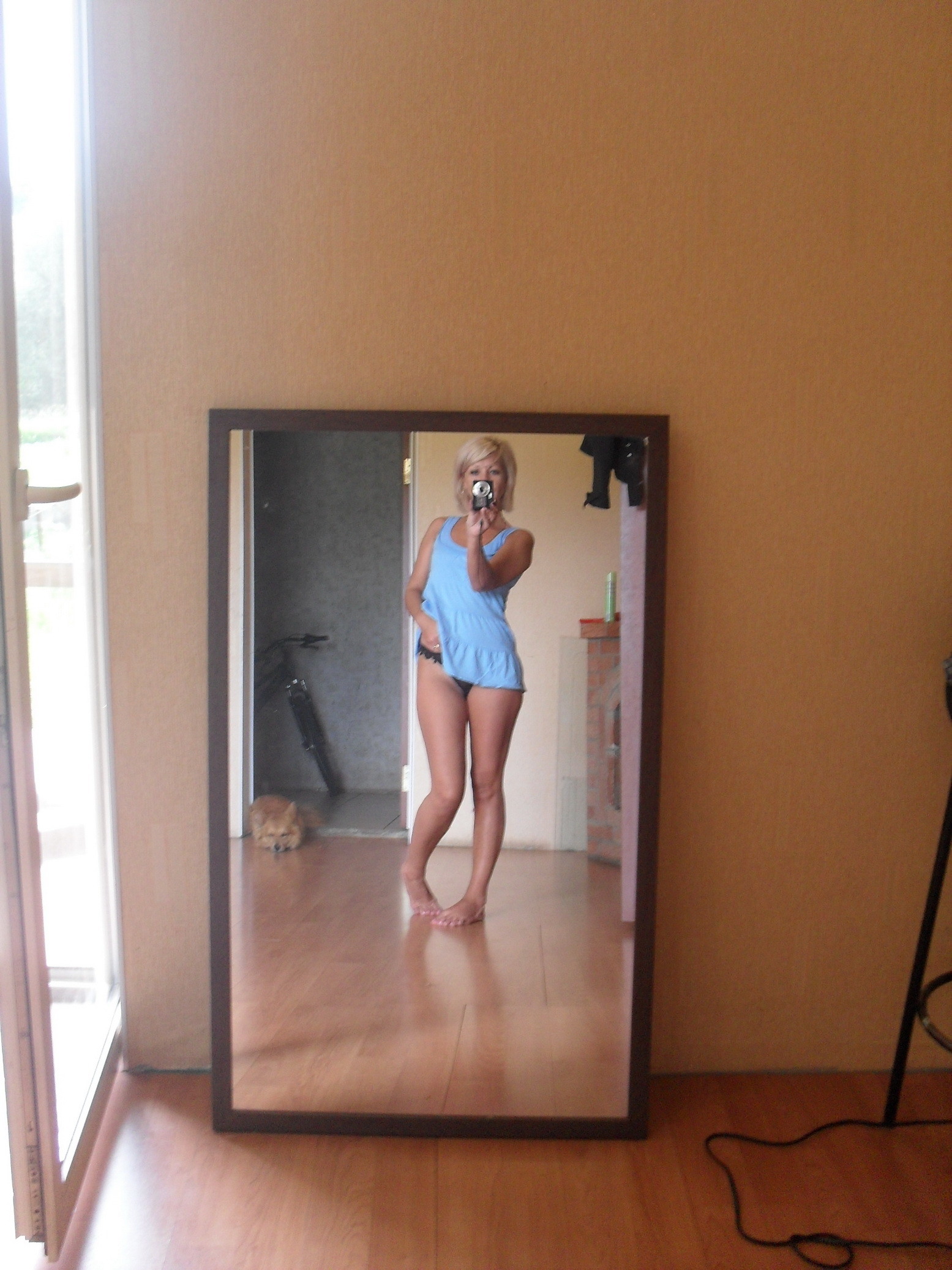 bonde milf with small tits — 53