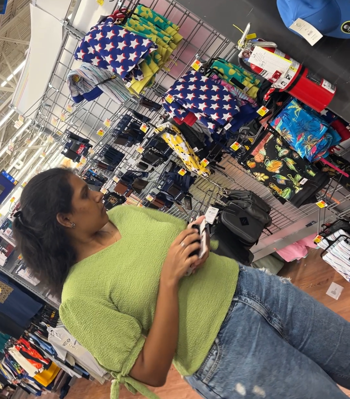 Big Ass Indian Slut Candid SPY — 6