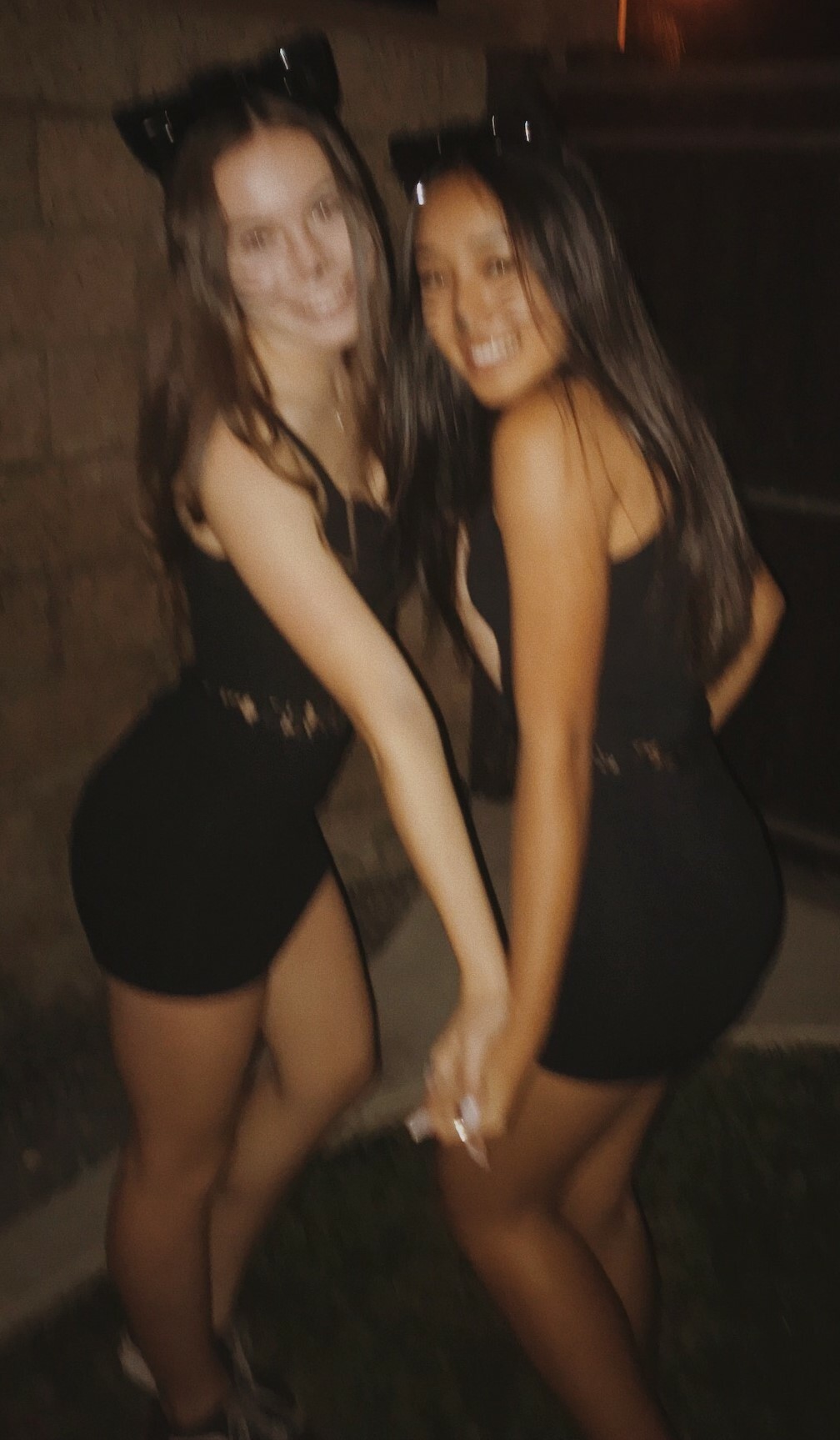 Teens holding hands — 49