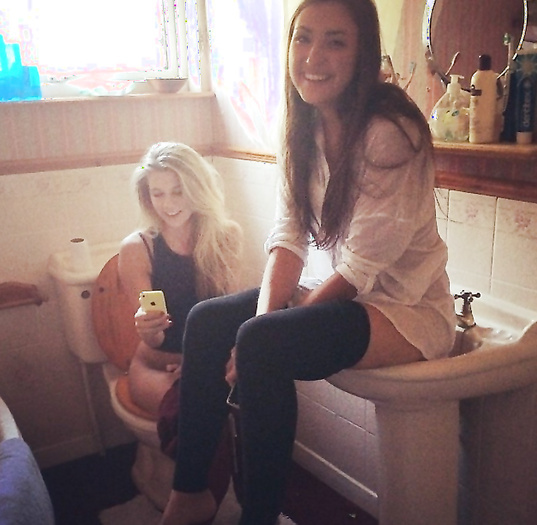 Lesbian/GirlS — 6