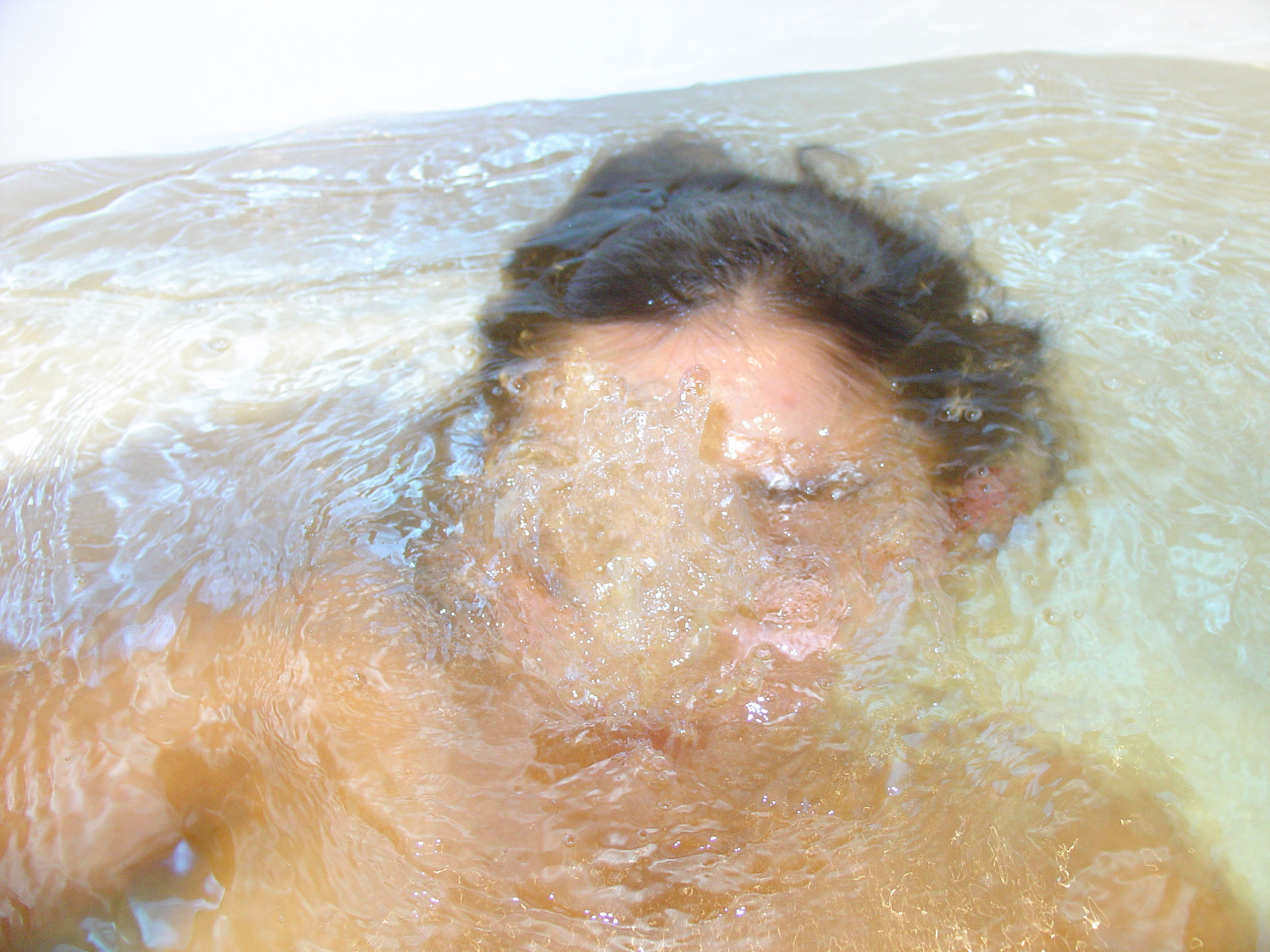 Cute teen invite us in her bath — 44