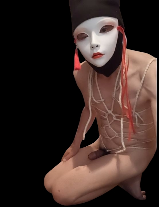 Wearing a mask and tying up your own body — 7