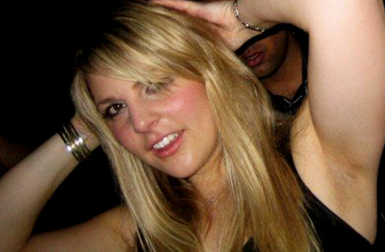 British UK girls showing sexy shaven armpits — 13