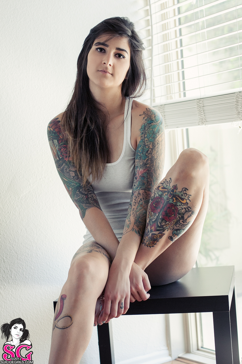 Tattooed Teen posing nudes on the morning — 8